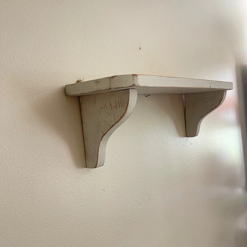 Vtg Wooden Wall Display Shelf Cottage Farmhouse Trinket 19